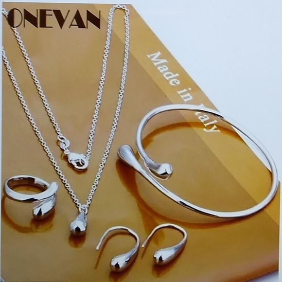 unbranded Jewelry - Bundle of two Eardrops Shape Necklace Water Drops Jewelry Set x $40